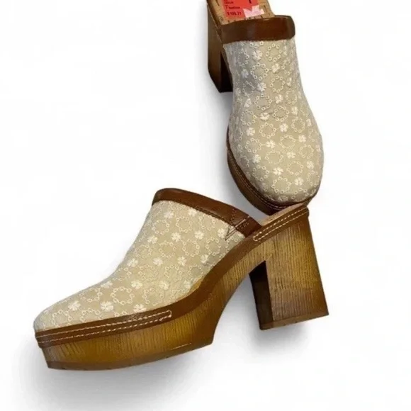 Embroidered Floral Boho Cream & Brown Platform Clog - Picture 2 of 8